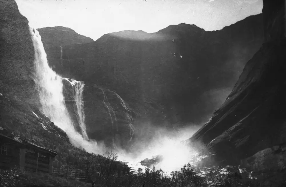 Skjeggedalsfossen, foss