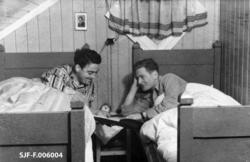 "Dagens tekst studeres."