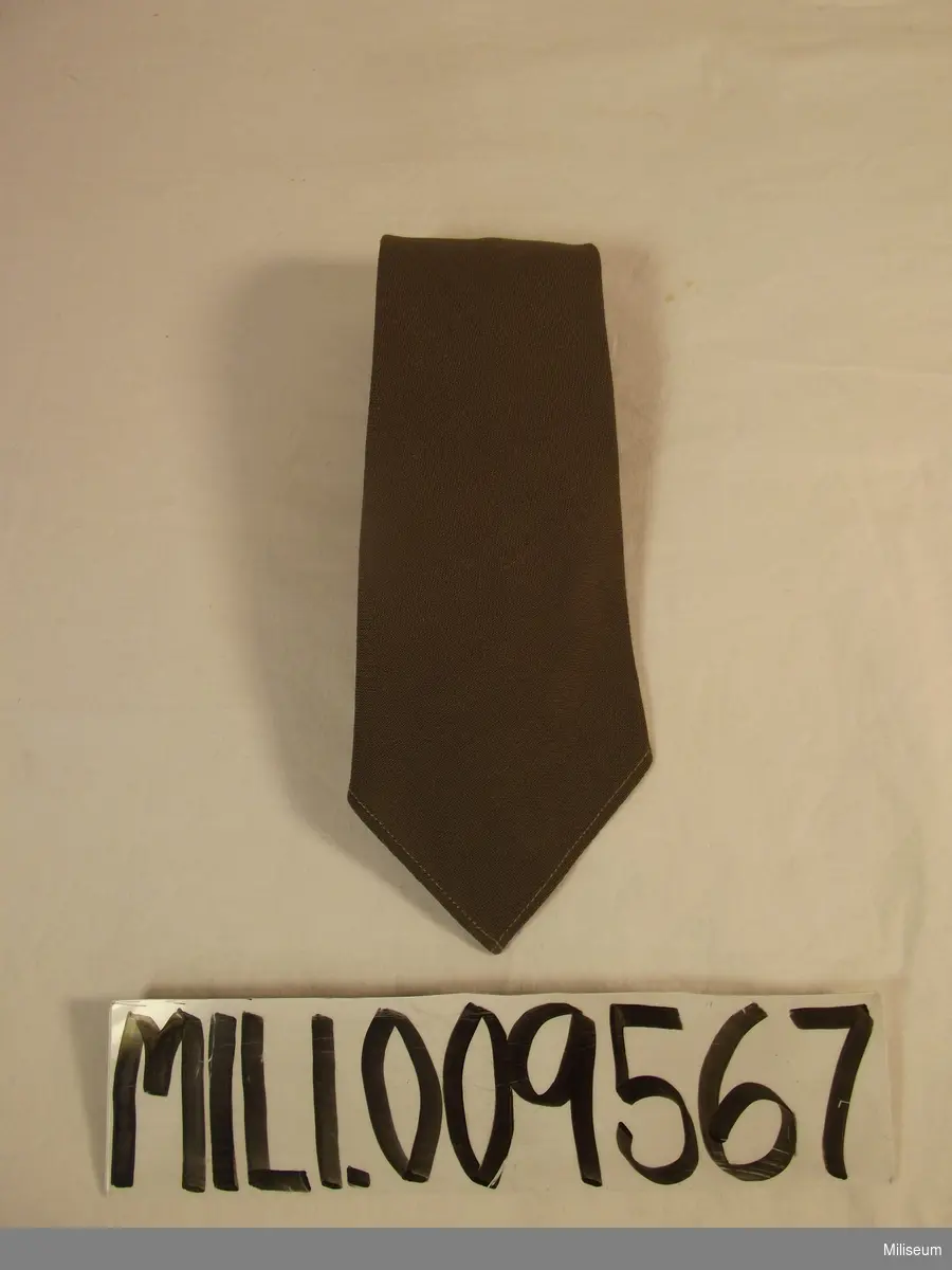 Skjorta m/1939 med tillhörande slips.