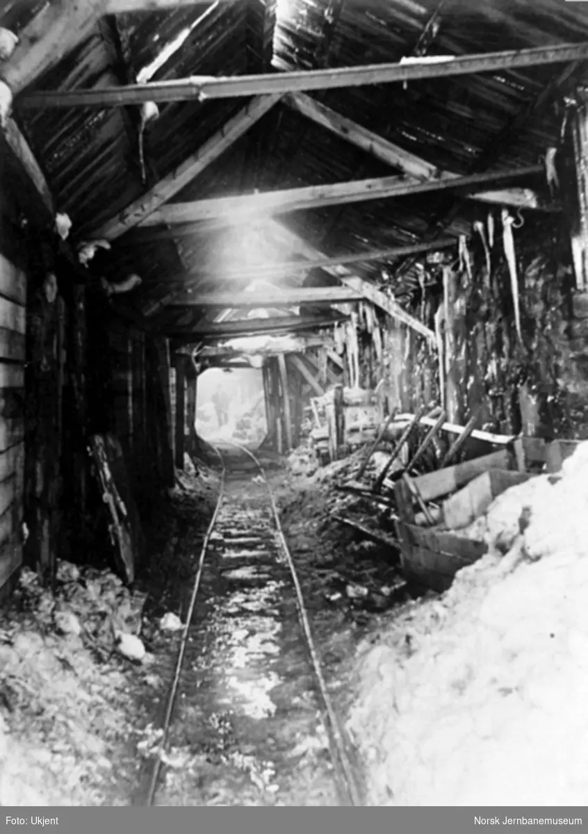 Anlegget av Gravehalsen tunnel; tunnelinnslaget