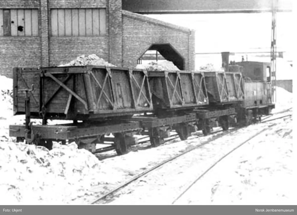 Sulitjelmabanens lokomotiv "ODIN" med gruvevogner