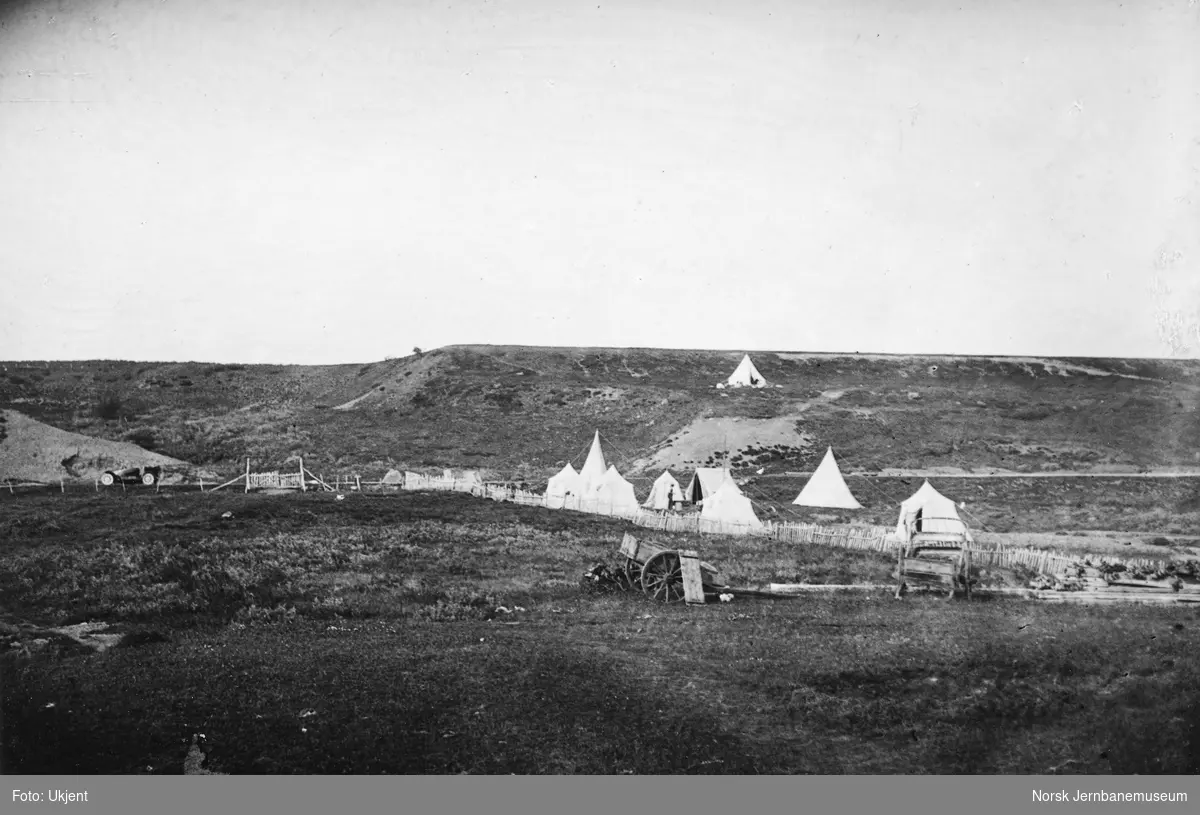 Jernbanestikking i Finnmark : teltleir ved Giskanamelven