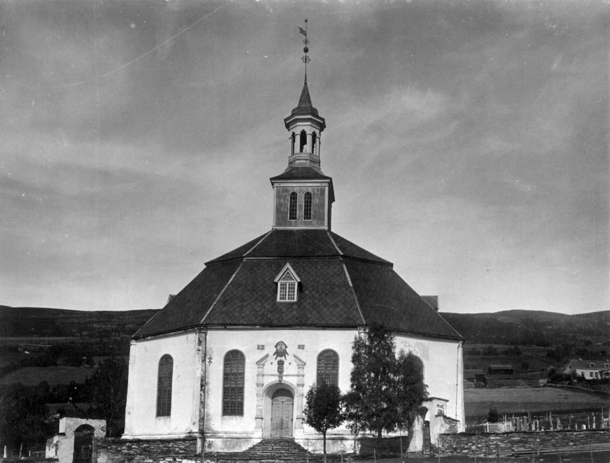 Sør-Fron kirke (Søndre Fron kirke) (127), Sør-Fron.