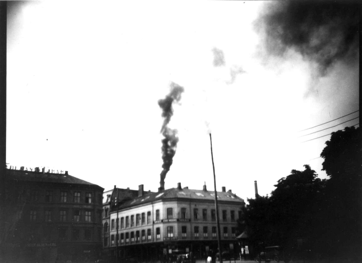 Ankertorget, Oslo. Sotpipe i bakgrunnen.
Fra boliginspektør Nanna Brochs boligundersøkelser i Oslo 1920-årene.