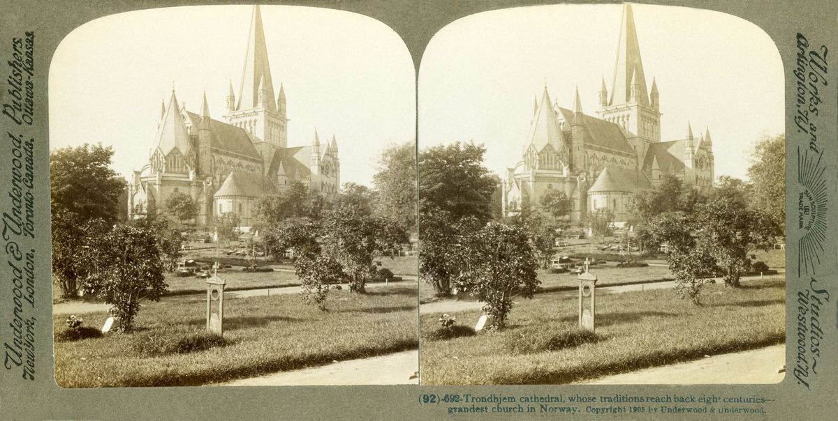 Stereoskopi. Nidarosdomen, Trondheim, Sør-Trøndelag. Parti fra kirkegården i forgrunnen.