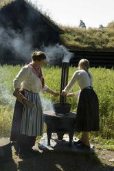 Levendegjøring på museum.Ferieskolen uke 31 i 2006. Norsk F