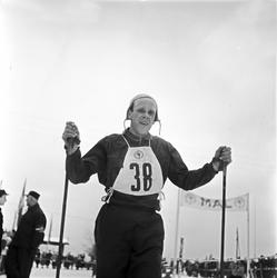 Serie. Skiløperen Håkon Brusveen går 18km i Holmenkollen, Os