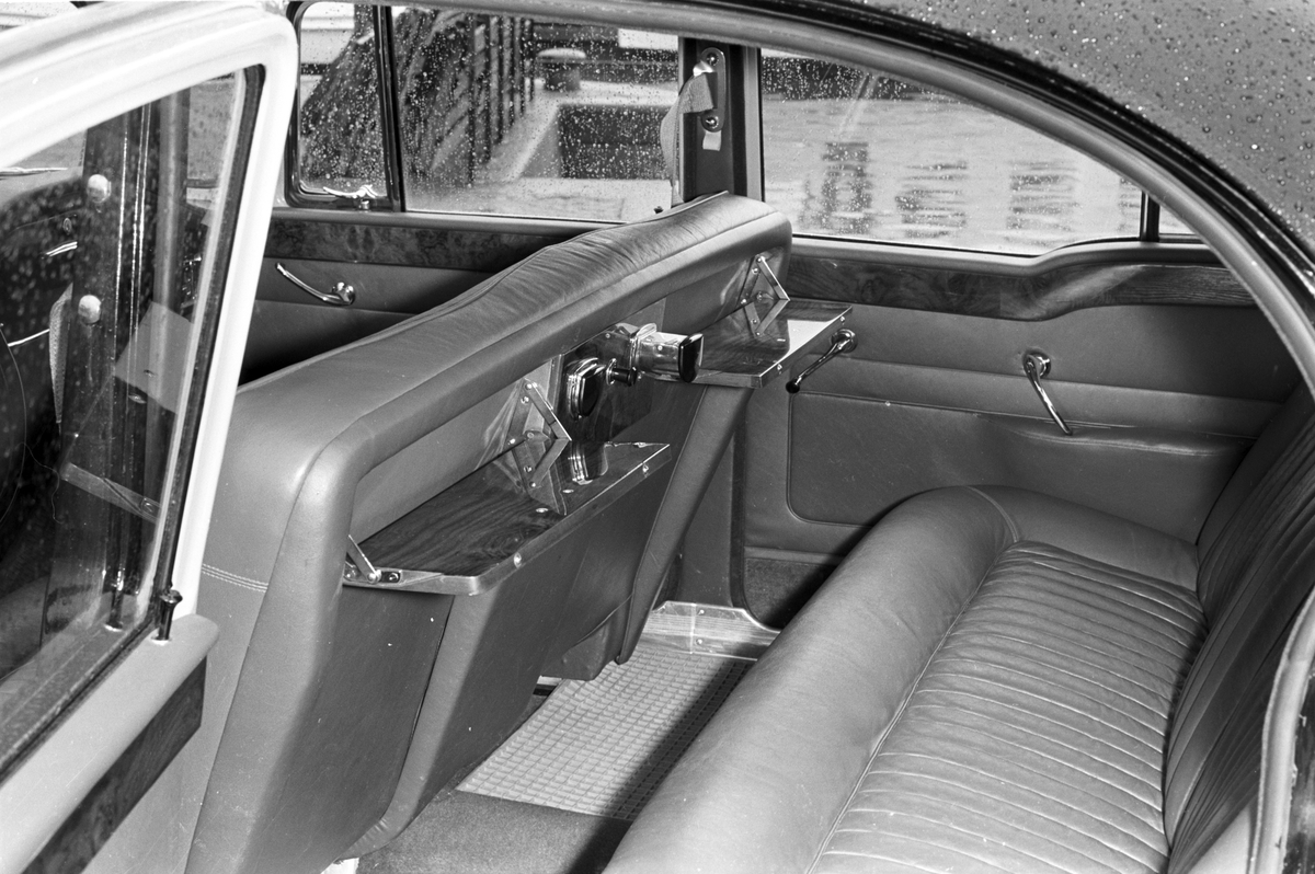 Serie. Presentasjon av Humber, 3 liter, med interiør. Fotografert mai 1961.