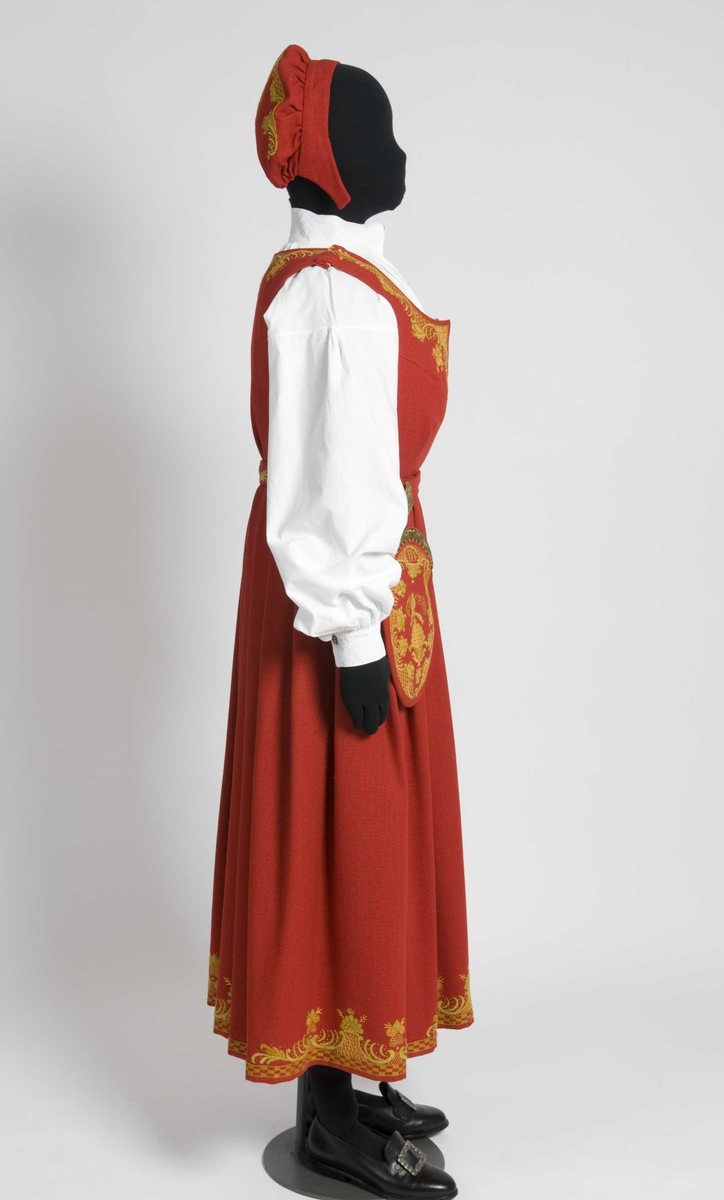 Serie med bilder av kvinnedrakt, som er sendt til en utstilling i Islamabad, Pakistan.