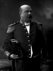 Portrett, Rasmus Ingvald Thorsen i uniform som konsul.