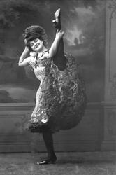 Portrett, danserinne. Mademoiselle Ydette-Jolie.25.5.1906