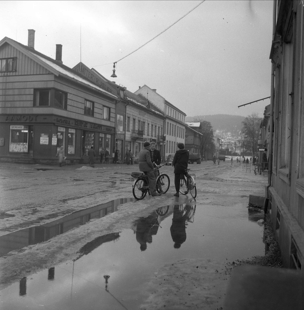 Lillestrøm, Skedsmo, Akershus, desember 1952. Storgata.