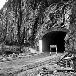 Fånefjell, Bygland, Aust-Agder, 30.05.1963. Veitunnel.