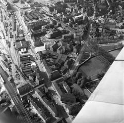 Oslo, 02.05.1959. Flyfoto fra innfartsveier og drabantbyer.