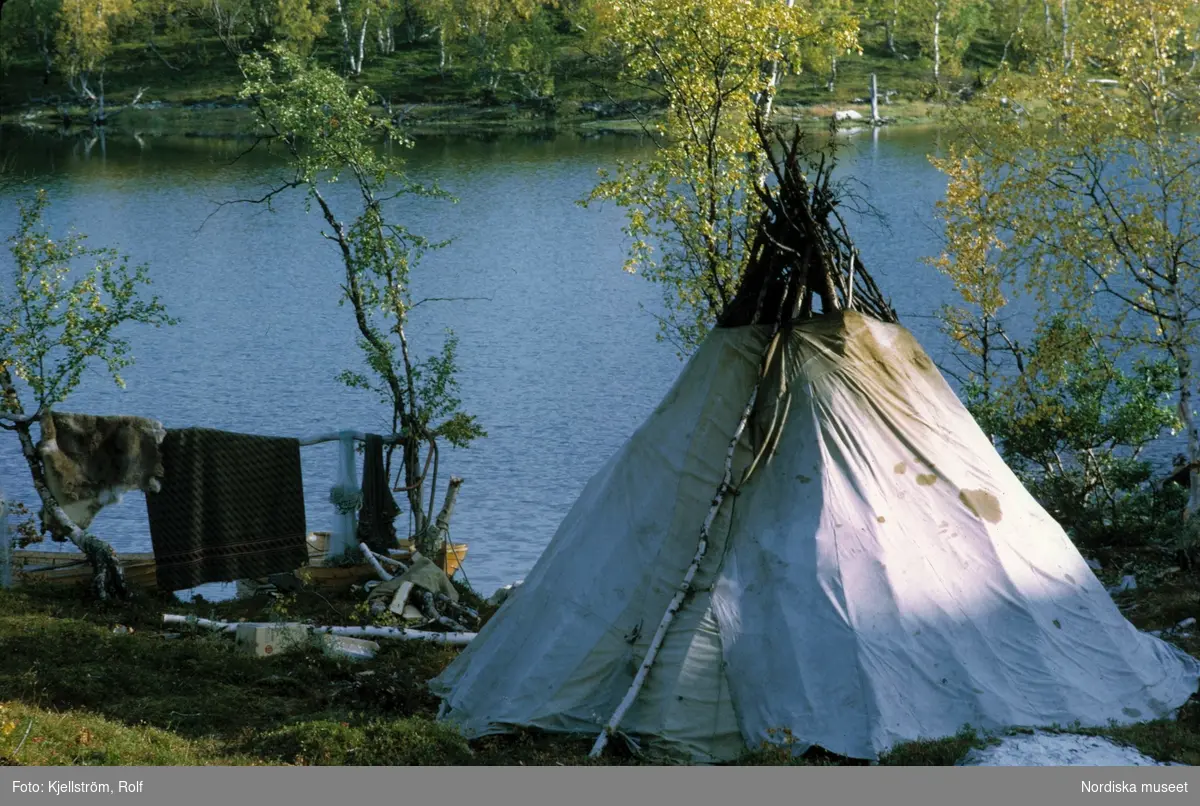 Kåta, traditionellt samiskt tält, Jokkmokk, Vaisaluokta, Lappland.