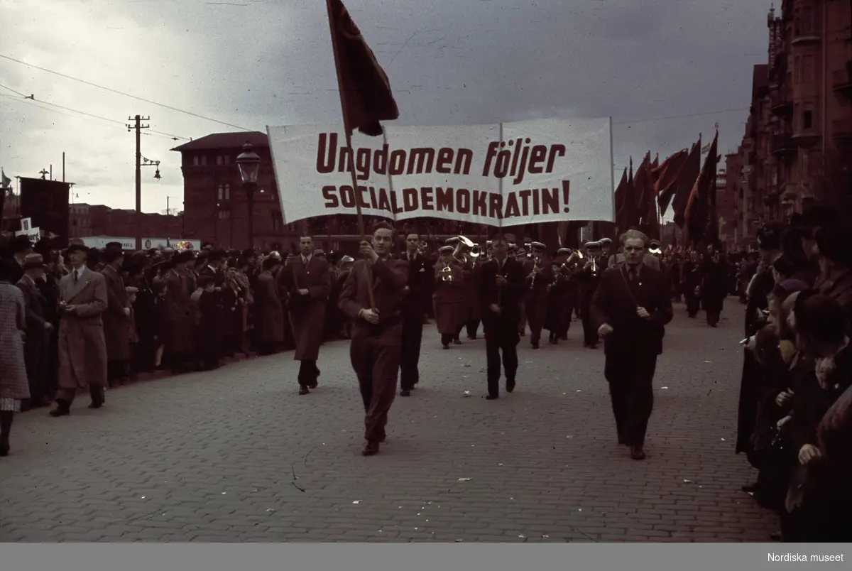 Första majdemonstration, arbetarrörelsens demonstrationsdag.
