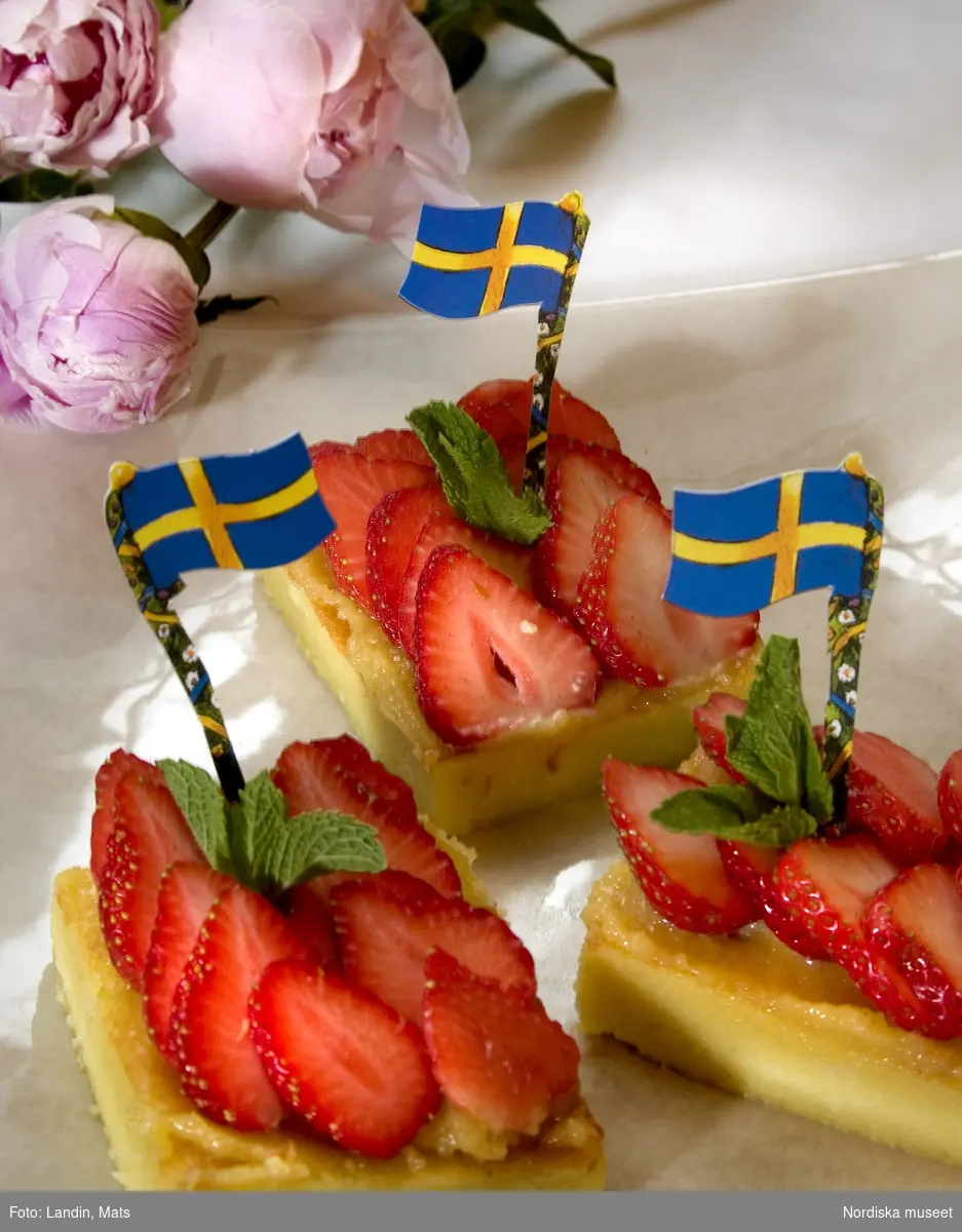 Nationaldagsbakelse serverad i Nordiska museets restaurang.
Sverigebakelse
