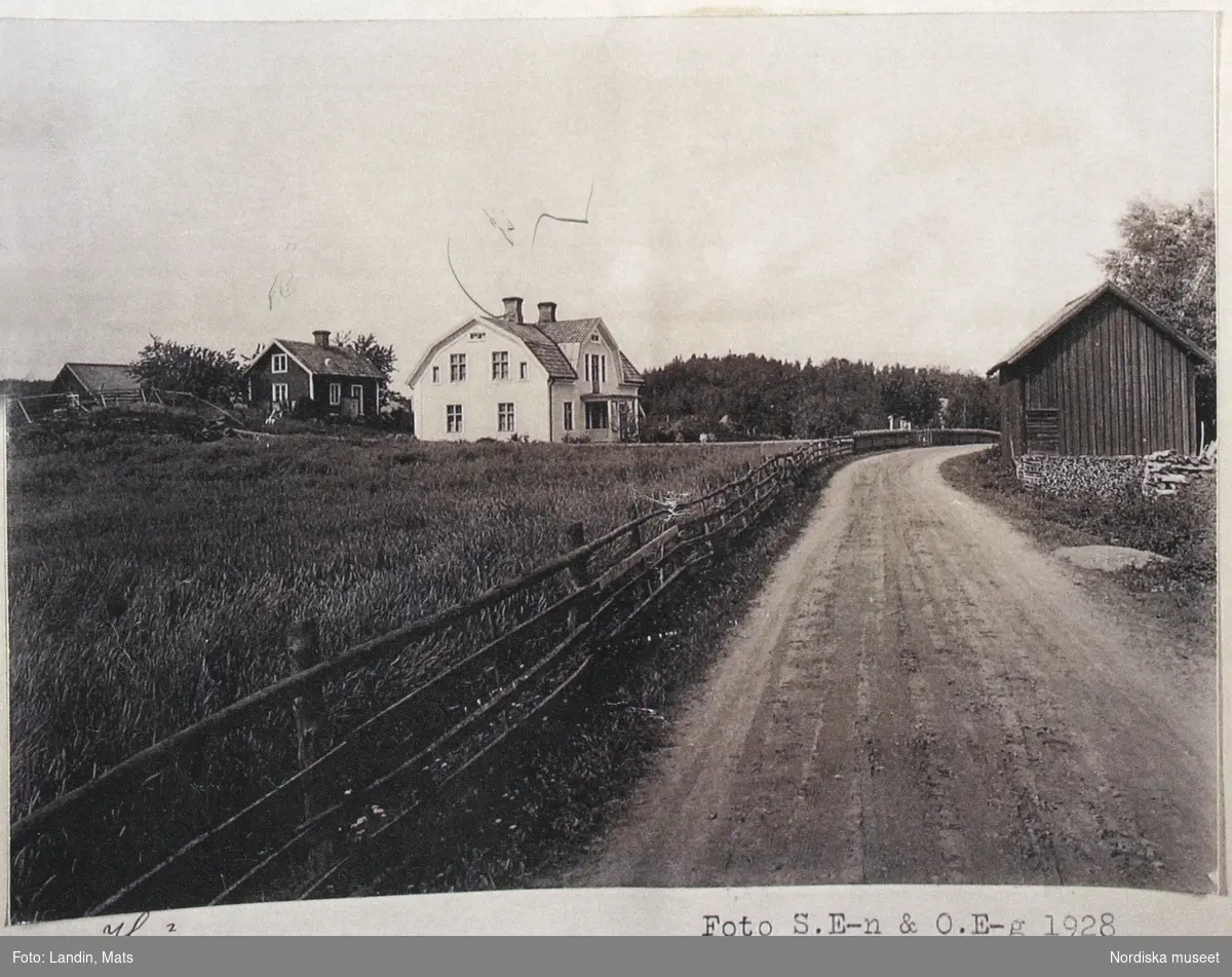 Kila by östergötland. Återvändande till tidigare dokumentation av Sigurd Erixon och fotograf Olof Ekberg 1928