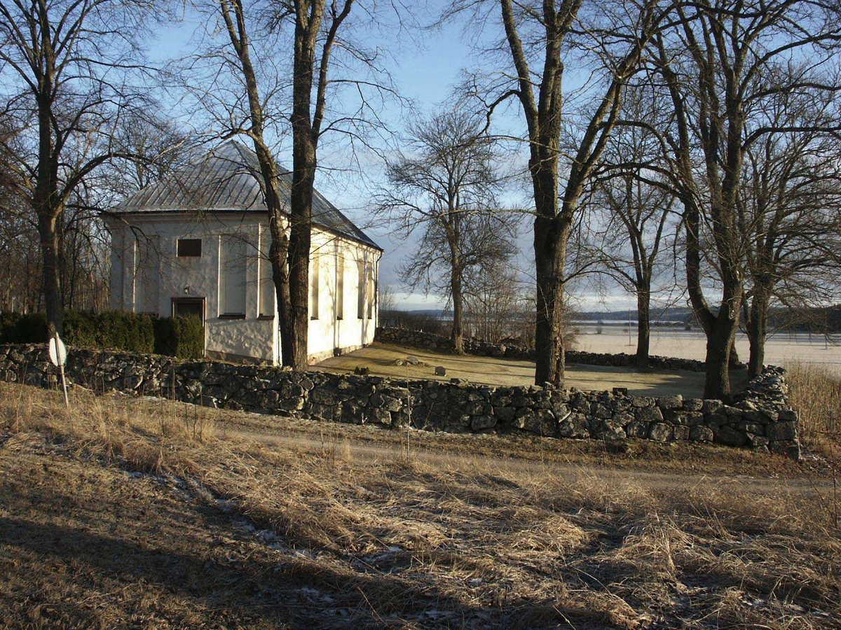 Holms kyrka, Holms socken, Uppland december 2002
