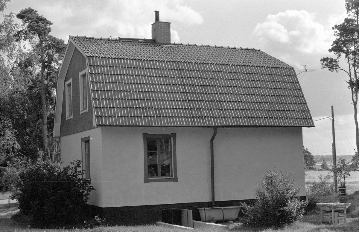 Bostadshus, Berga 2:9, Danmarks socken, Uppland 1977