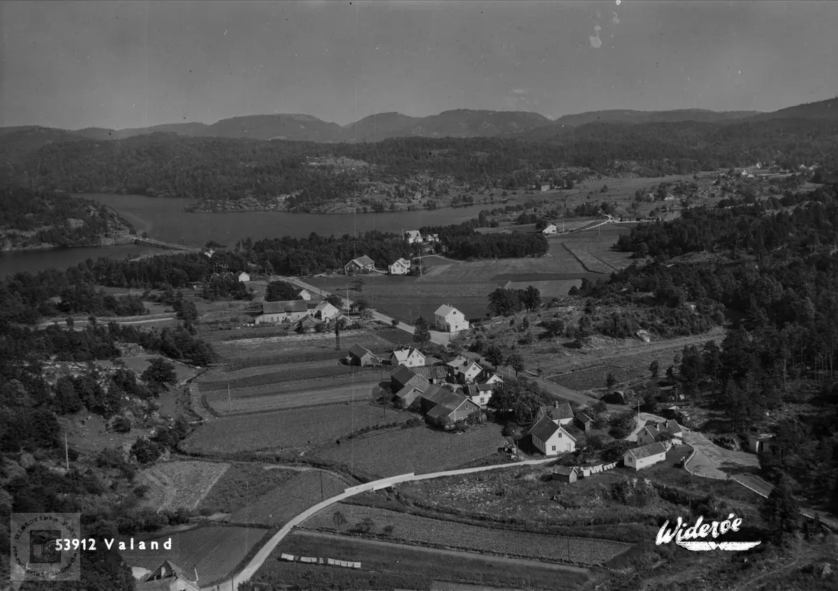 Flyfoto over Valand utenfor Mandal. Historiske Foto Marnardal og