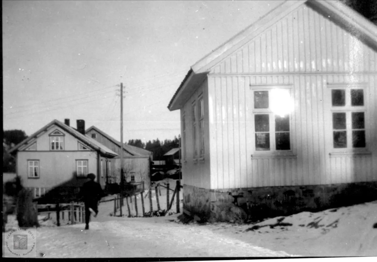 Høye skolehus og bnr 6, Høye i Øyslebø.
