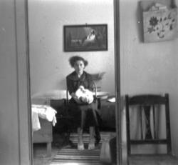 Margoth Larsen med sønnen Rolf Magne Larsen, kammerset i hov