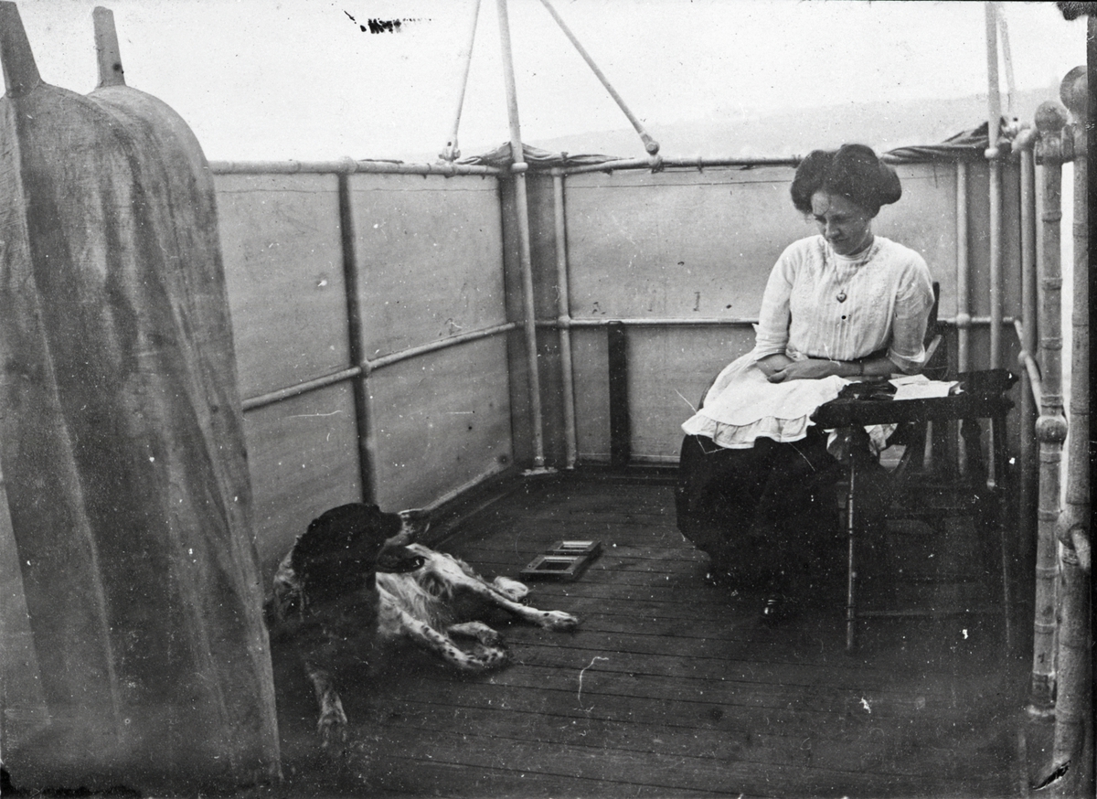 Sjømannshustru ombord på D/S 'Wegadesk' (b.1908)