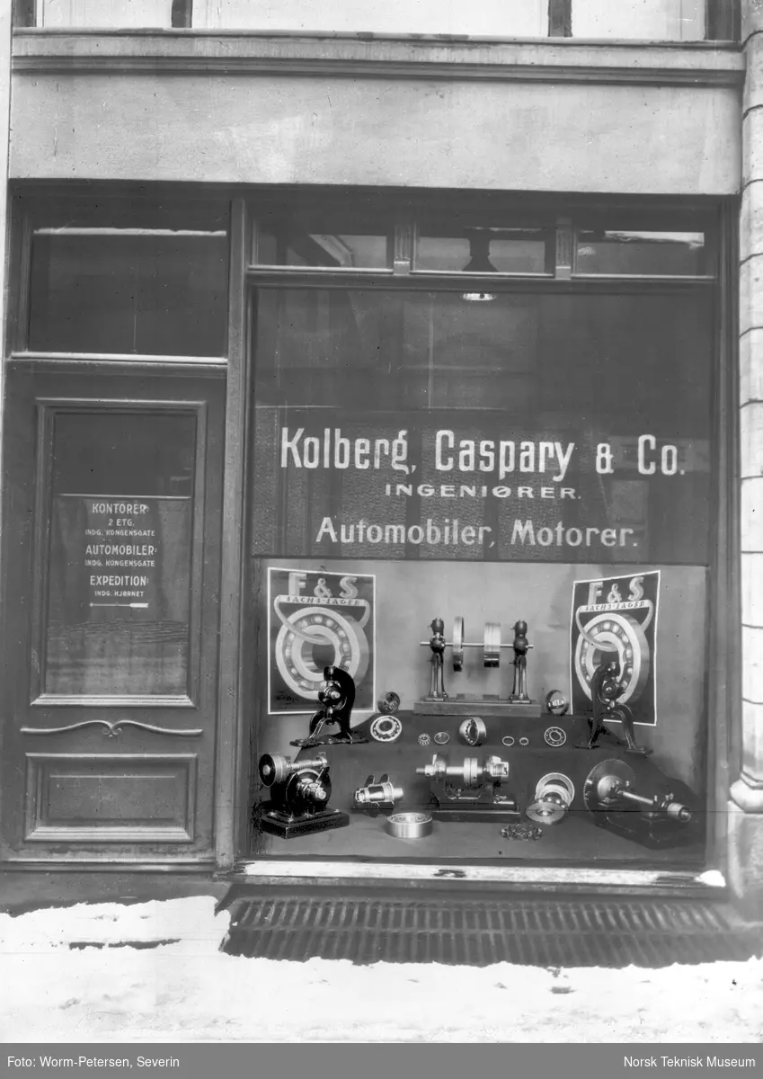 Butikkvindu hos bilfirmaet Kolberg Caspary A/S