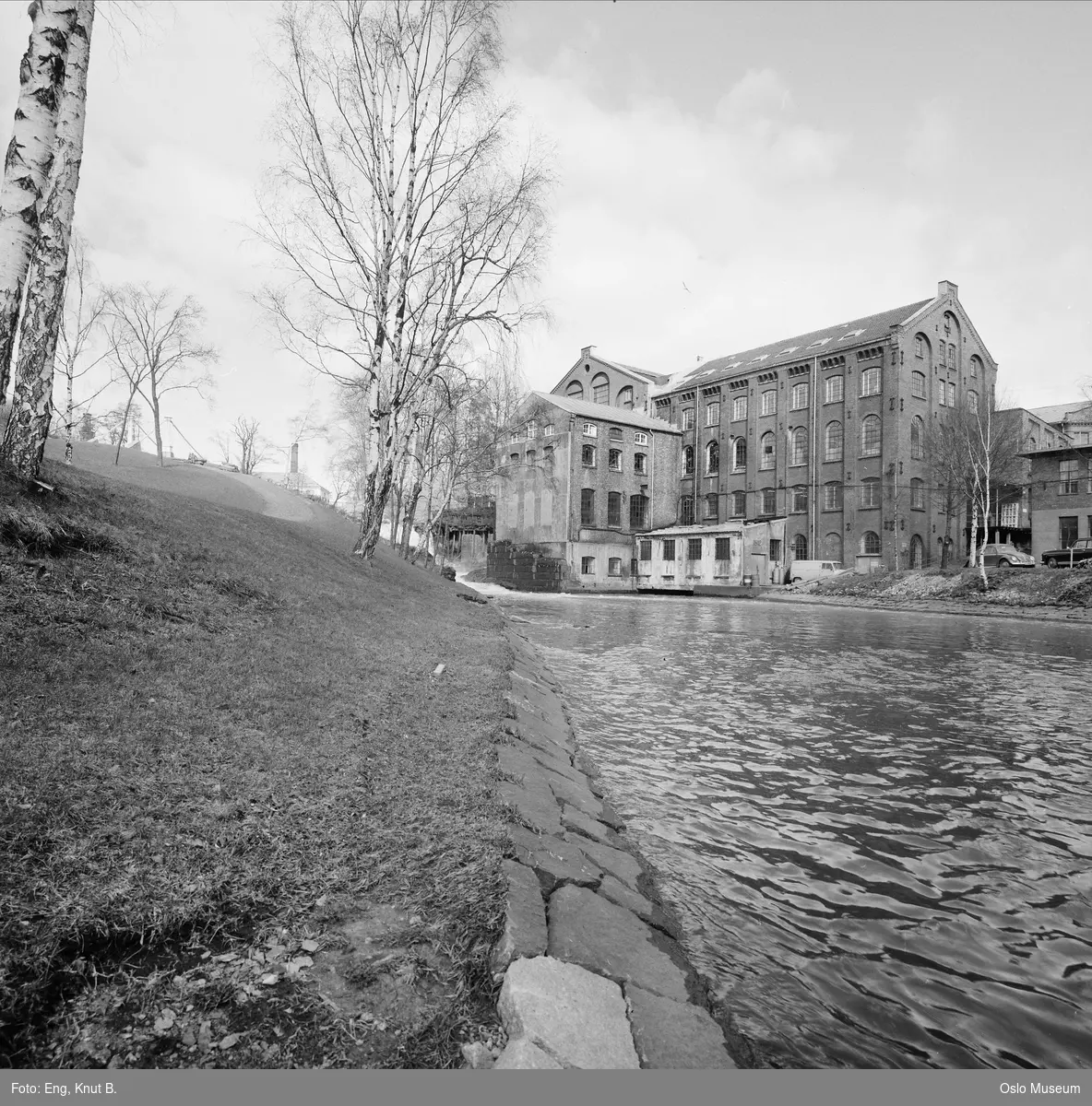 elv, småbåthavn, fabrikkbygninger, Christiania Seildugsfabrik