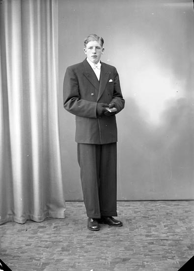 Enligt fotografens journal nr 7 1944-1950: "Andersson, Bo, Strandnorum Här".