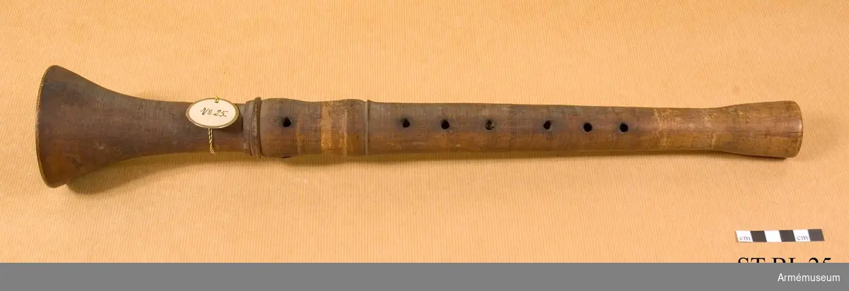 Oboe av ljust trä.