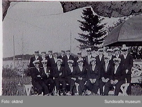Svartviks manskör, vilken bildades omkring 1928 av skollärare Bergfast.