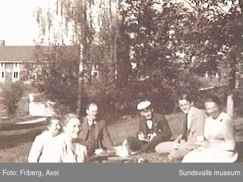 Text på fotografiets baksida: "Gustafsberg 15 juni 1920. Foto: Axel Friberg"