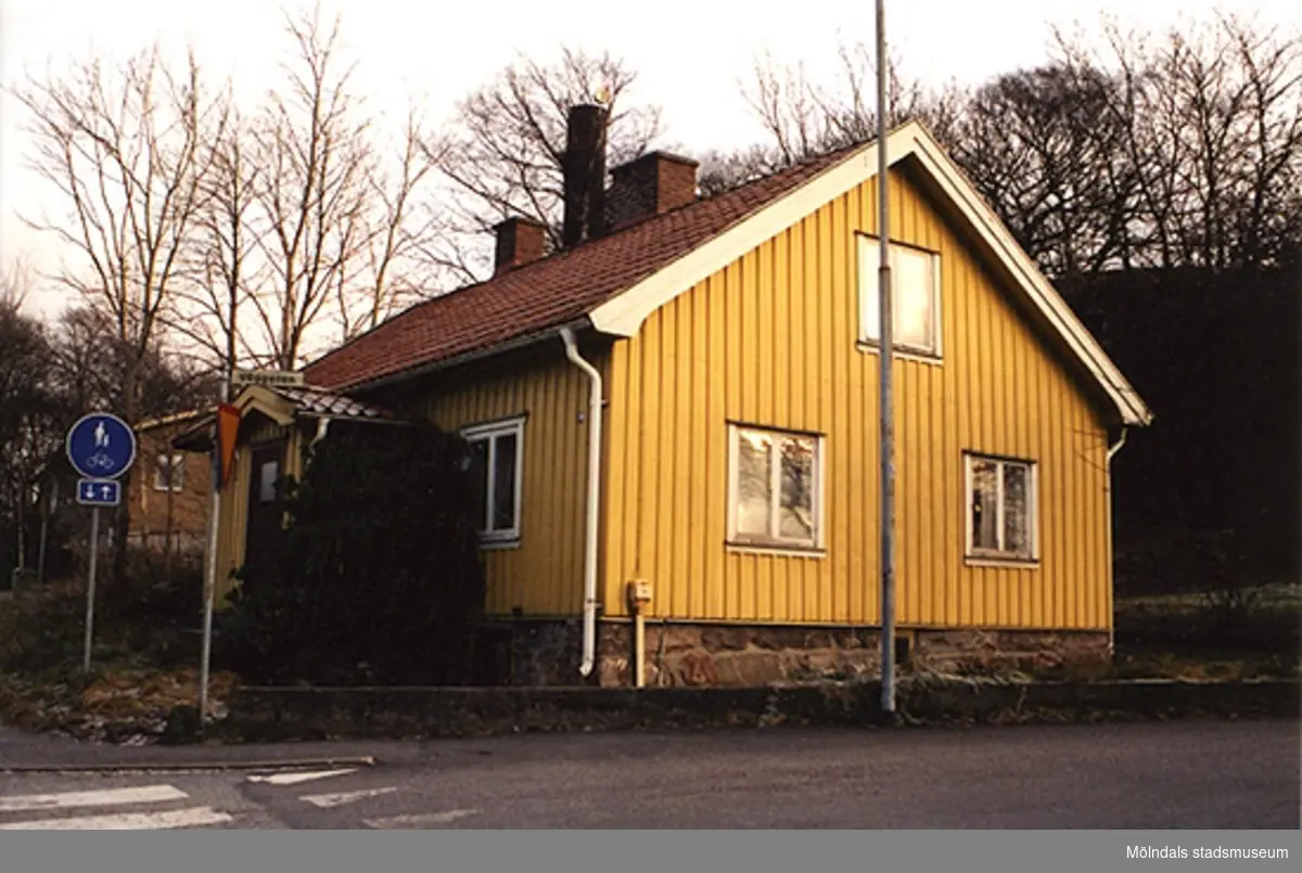 Bostadshus på Frölundagatan 29 (Noten 13) i Åby, Mölndal, år 2000.