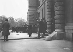 president Roosevelts besøk, forlater Nationaltheatret etter 