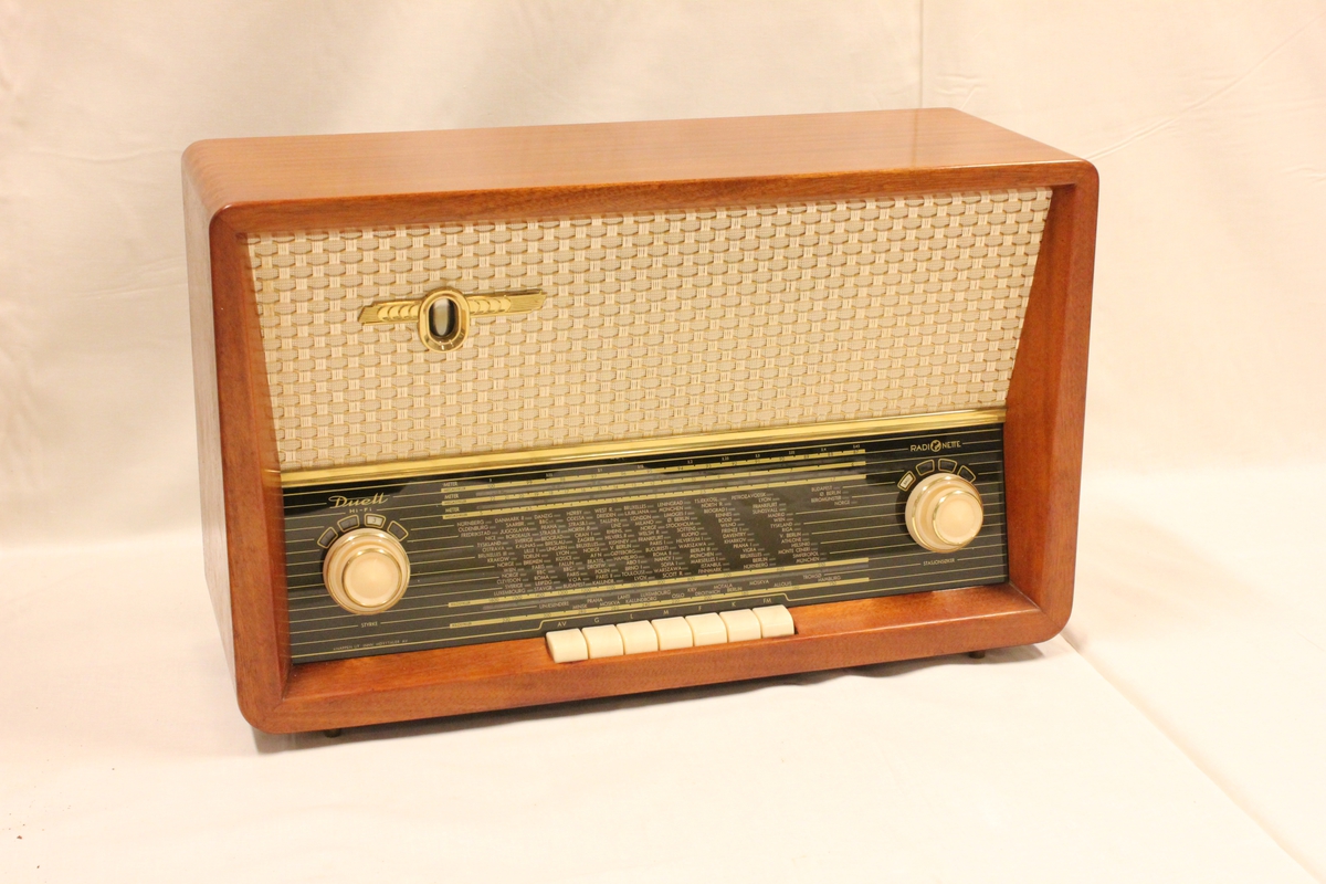 En radio av merket "radionette duett"