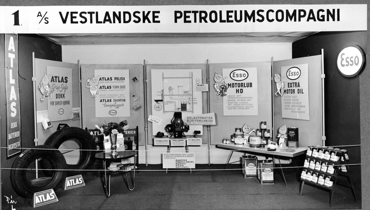 A/S Vestlandske Petroleumscompagnis stand under Harstadmessen, 1953.