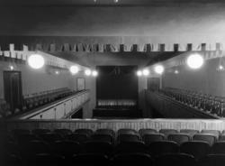 Kinosalen Røde Mølle. Interiør fotografert fra galleriet.