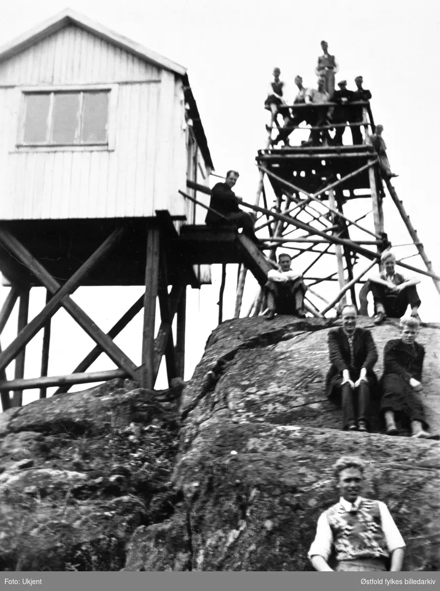 Fra Linnekleppen brannvakttårn i Rakkestad, 1930-tallet. Ingen navn på personer.