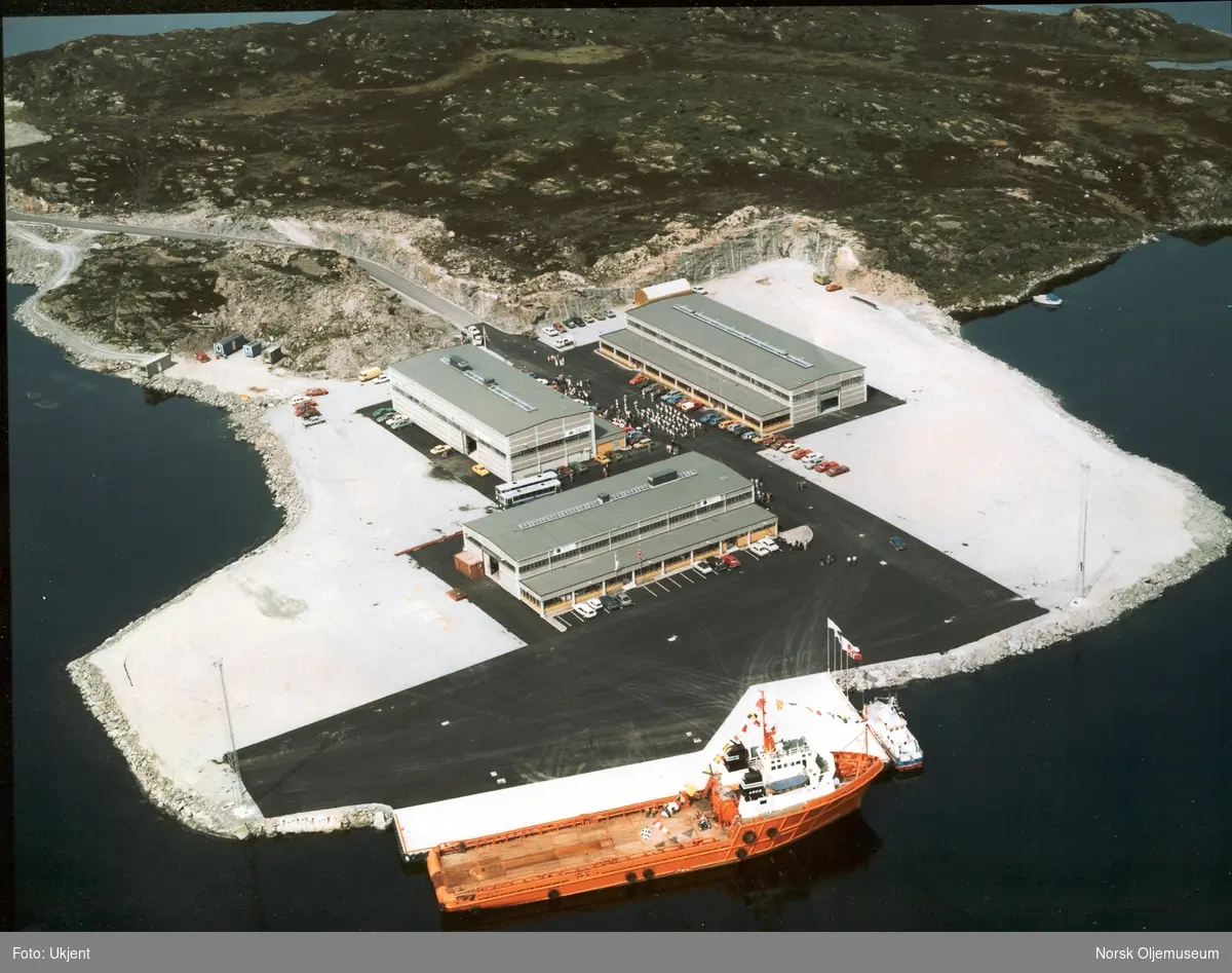 Industriområdet på Husøya i Karmøy kommune. Elf deltok i utbyggingen av industriområdet som ble åpnet i 1982. 