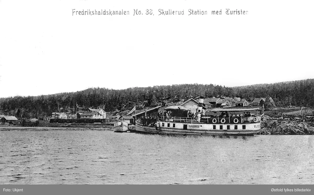 Dampbåten "Turisten" ved Skullerud jernbanestasjon, i Høland  i Akershus, postkort fra 1910.