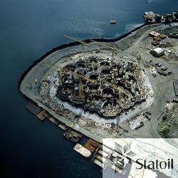 Byggingen av betongunderstellet til Statfjord C pågår i tørr
