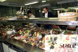 Upåklagelig matutvalg i kantinen på Statfjord C.