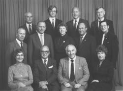 Østfold fylkesutvalg 1980-83, gruppebilde av politikere ca. 