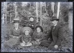 familie, gruppe5, ektepar, barn, skogtur,