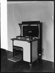 Sarpsborgkomfyren. Komfyr med magasin.  Reklamefoto.