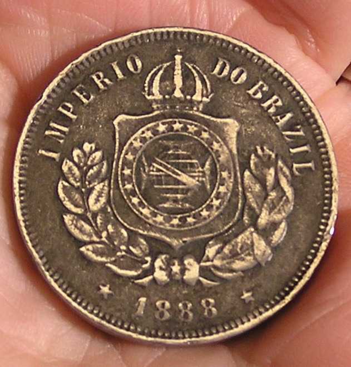 Skiold, laubærkrans, krone