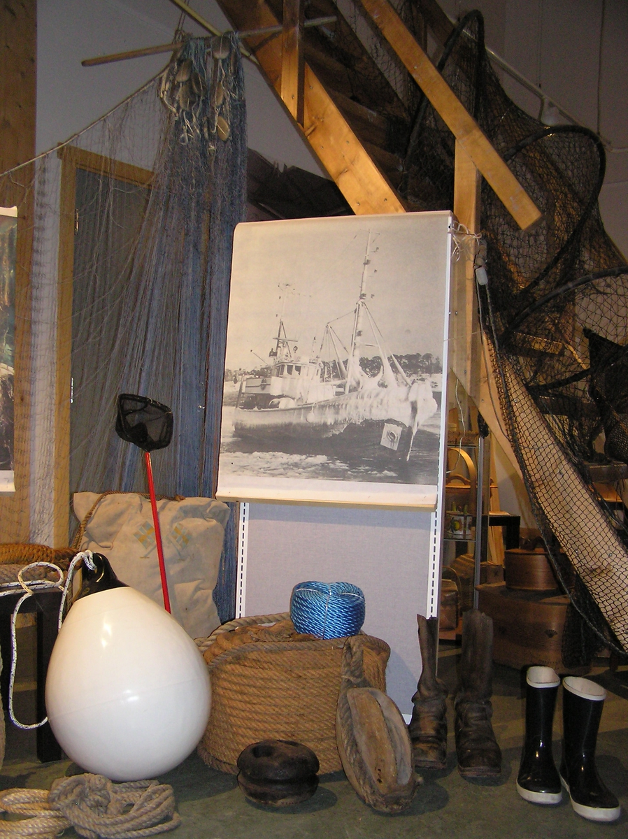 Kragerø Husflidslag laget en utstillingen "Norsk Husflid 100 år".