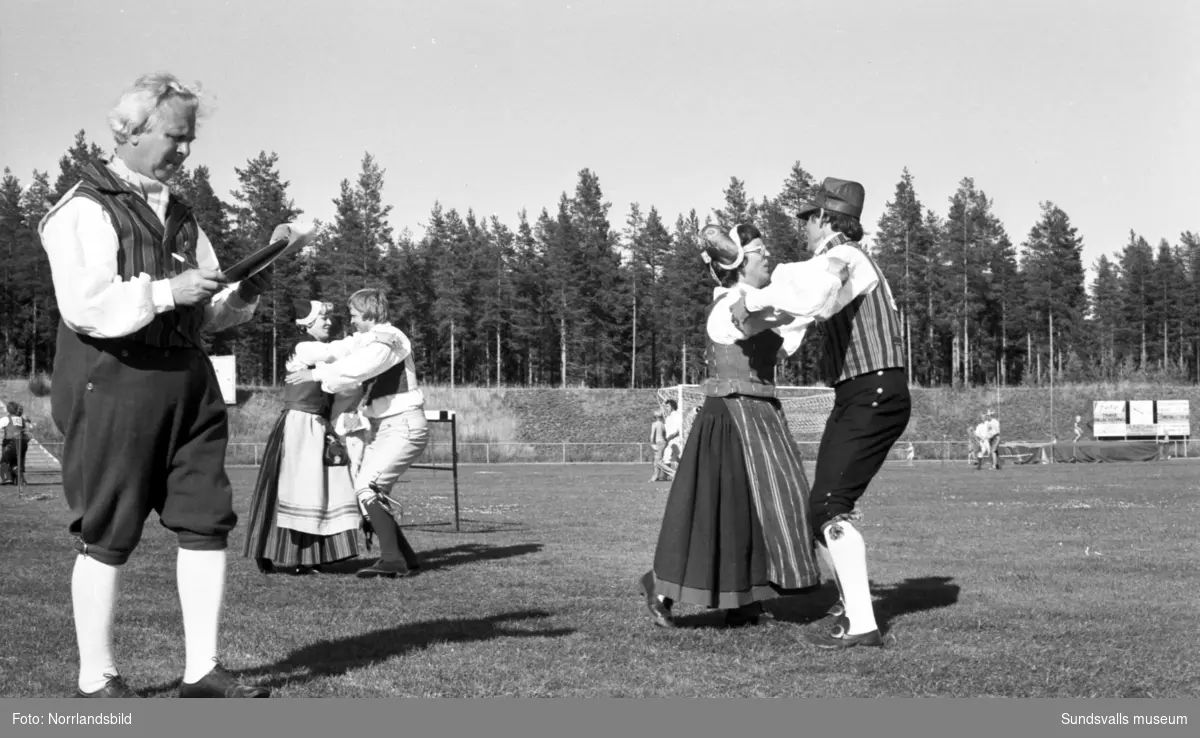 Timråsvängen, folkdanstävling och folkfest.